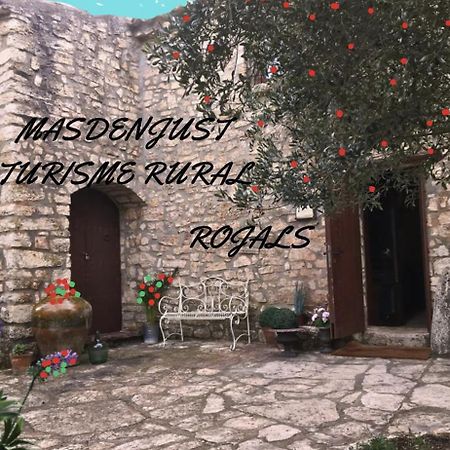 Masiadenjust Rojals Extérieur photo